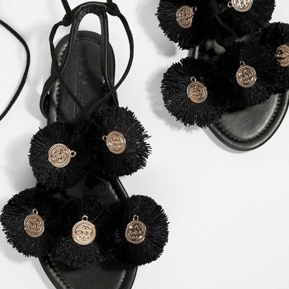NEW ASOS DESIGN Funk Tie Leg Sandals US7